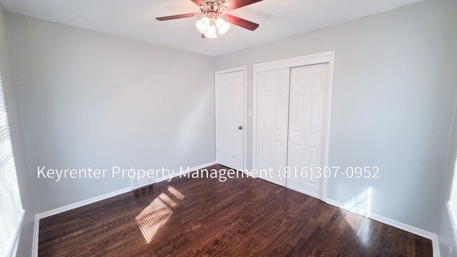 Building Photo - 4 bedroom 1.5 bath