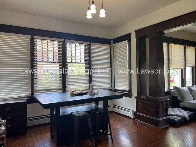 Building Photo - Beautiful House, Close to the Greenway and...
