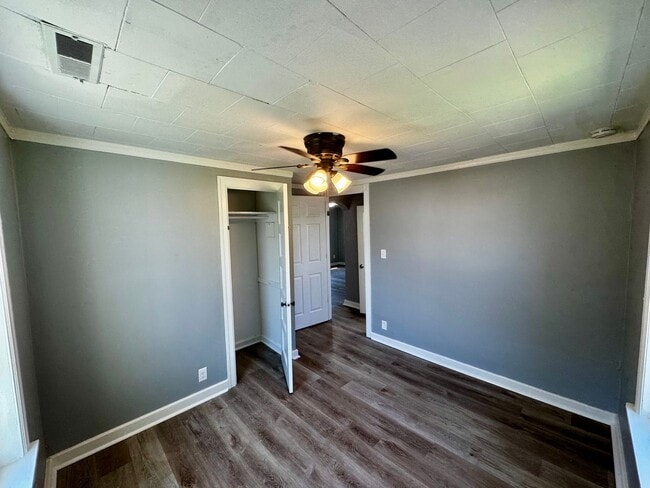 Building Photo - Newly Remodeled Home for Rent in Moline