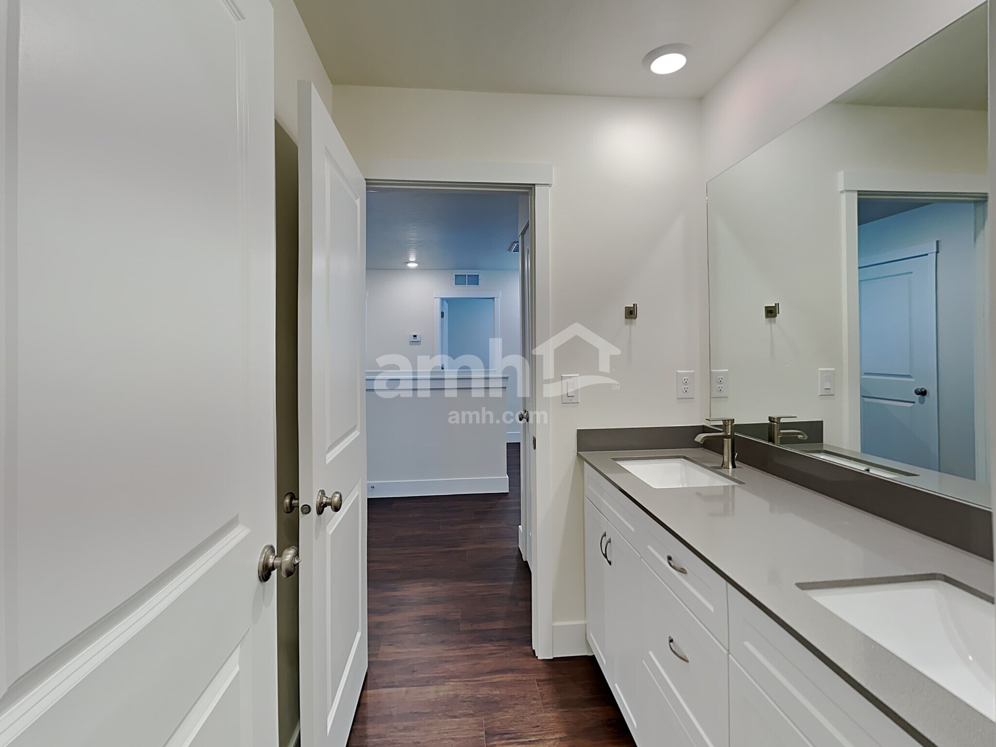 Building Photo - 1349 Marysville Ave