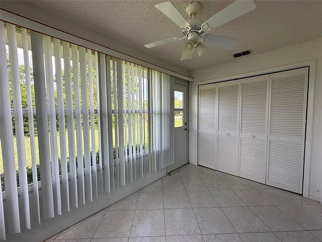 Building Photo - Adorable 2/2 villa in active 55+ community.