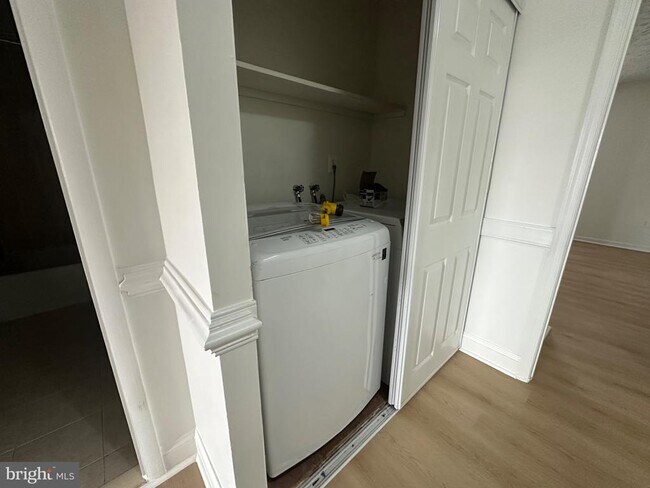 Building Photo - 8282 White Pine Dr