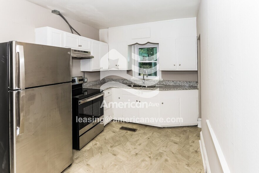 Building Photo - 870 Lynhaven Ave