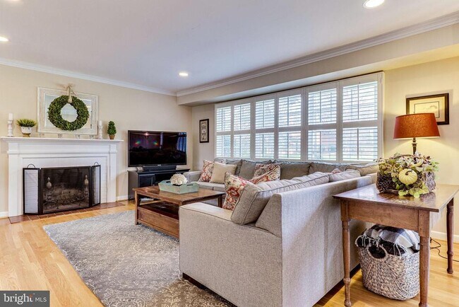 Building Photo - 6519 Engel Dr