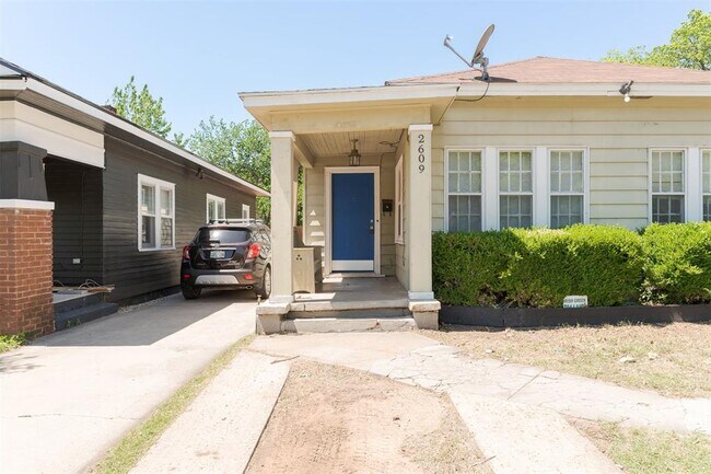 Building Photo - 2609 N Shartel Ave