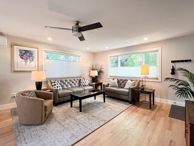 Building Photo - Beautiful Single-Level Home Located in the...