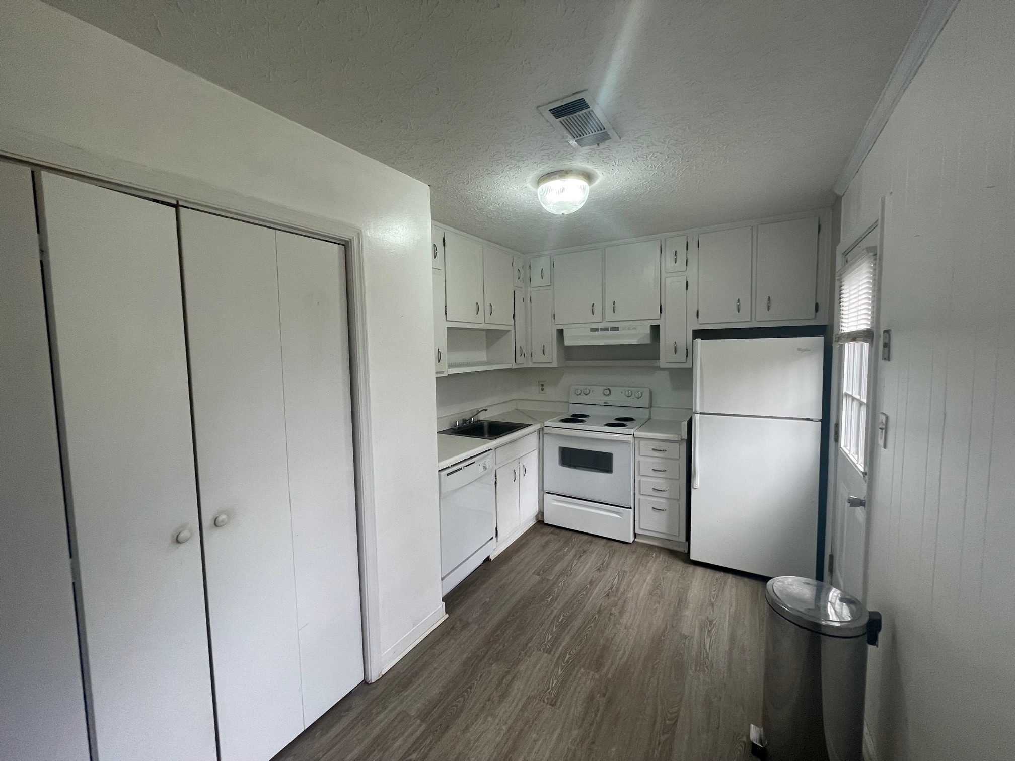 Building Photo - 68 Cedar Hill Cir