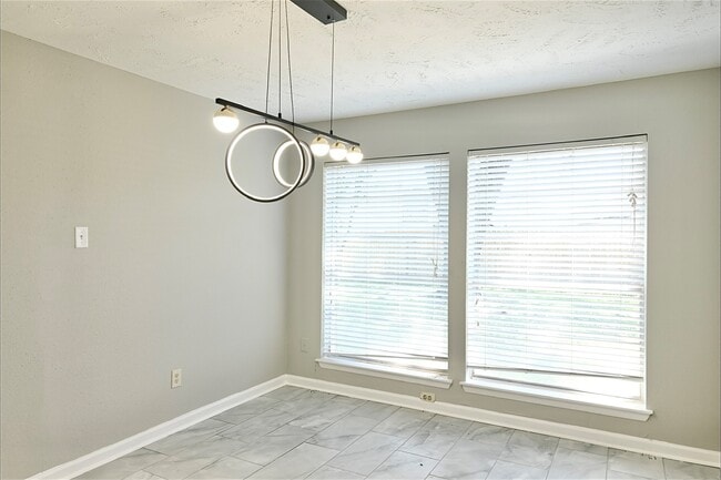 Building Photo - 7207 San Pablo Dr