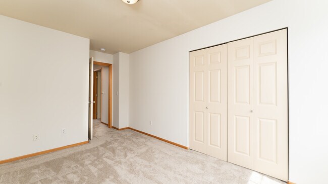Building Photo - 9448 S 196 Pl