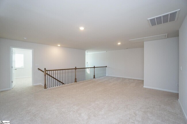 Building Photo - 204 Reynard Trl