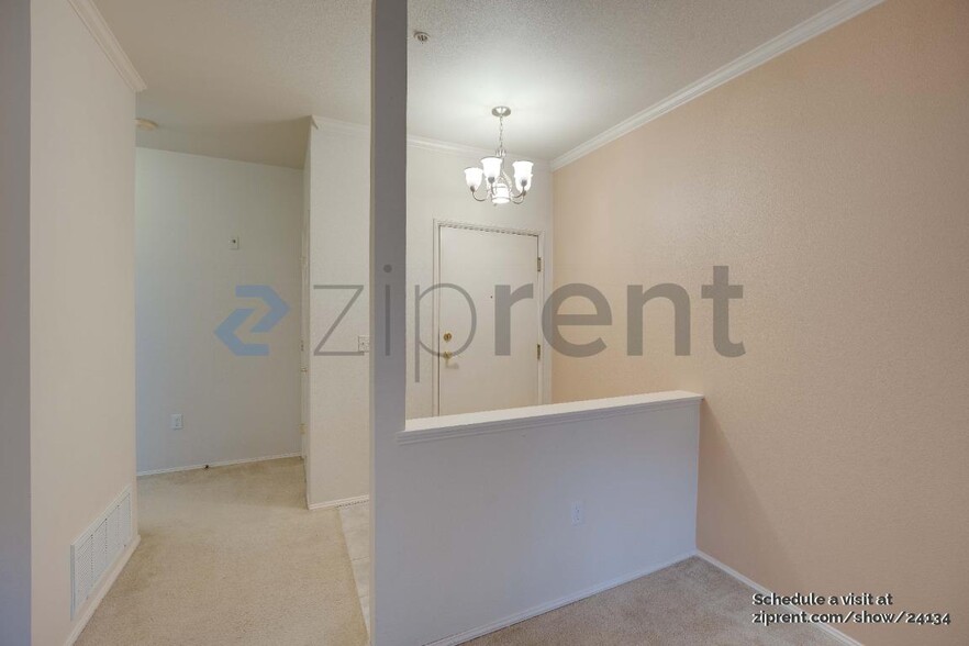 Building Photo - 25235 SE Klahanie Blvd