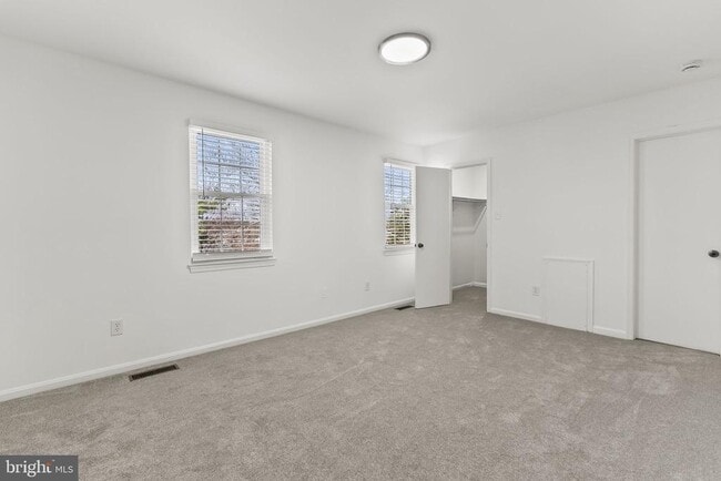 Building Photo - 8234 Stationhouse Ct