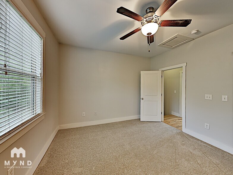 Building Photo - 171 Herring St