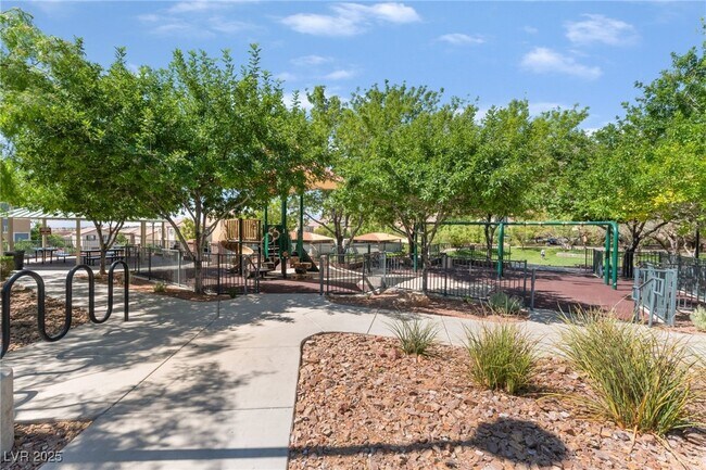 Building Photo - 10529 Headwind Ave