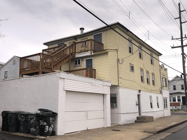 Building Photo - 525 N Indiana Ave