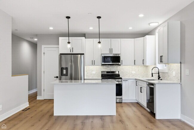 Building Photo - 2718 Budd St