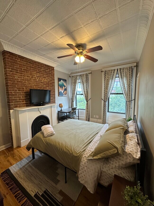 Primary Photo - 135 Park Ave