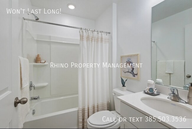 Building Photo - 1092 E Vessel Ct