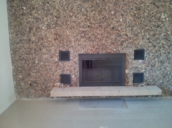 Building Photo - 5836 Alta Vista Dr