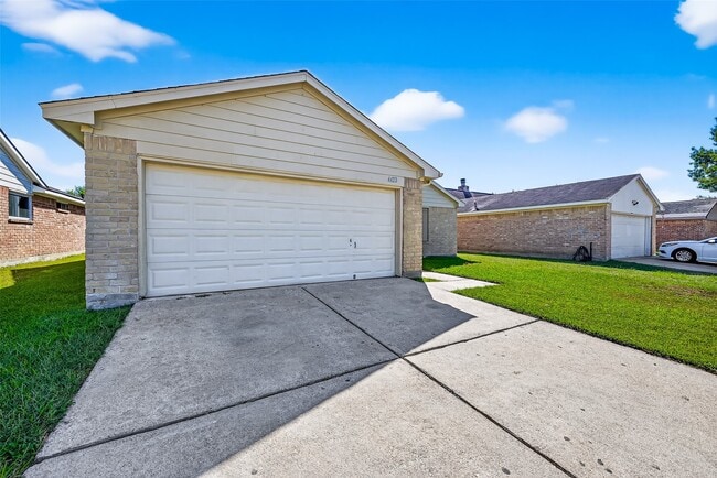 Building Photo - 4422 Wee Lassie Ln