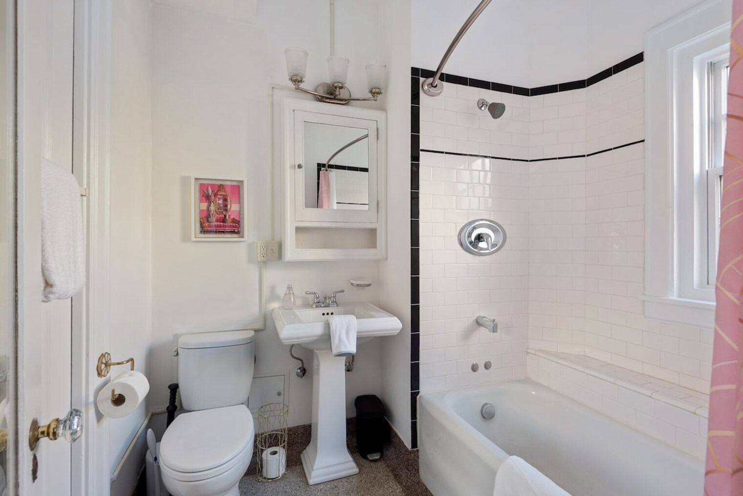 Building Photo - 2015 NW Flanders St