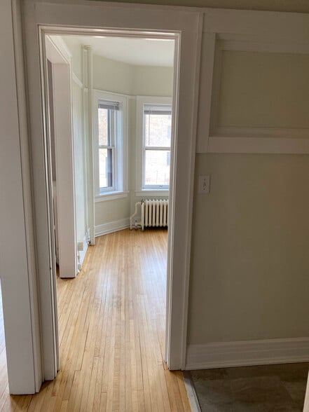 Building Photo - 117-129 N 2nd Ave E