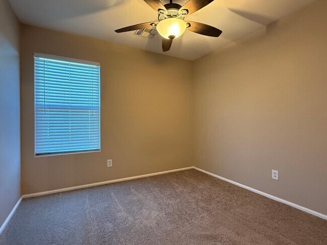 Building Photo - 4533 S 236th Dr