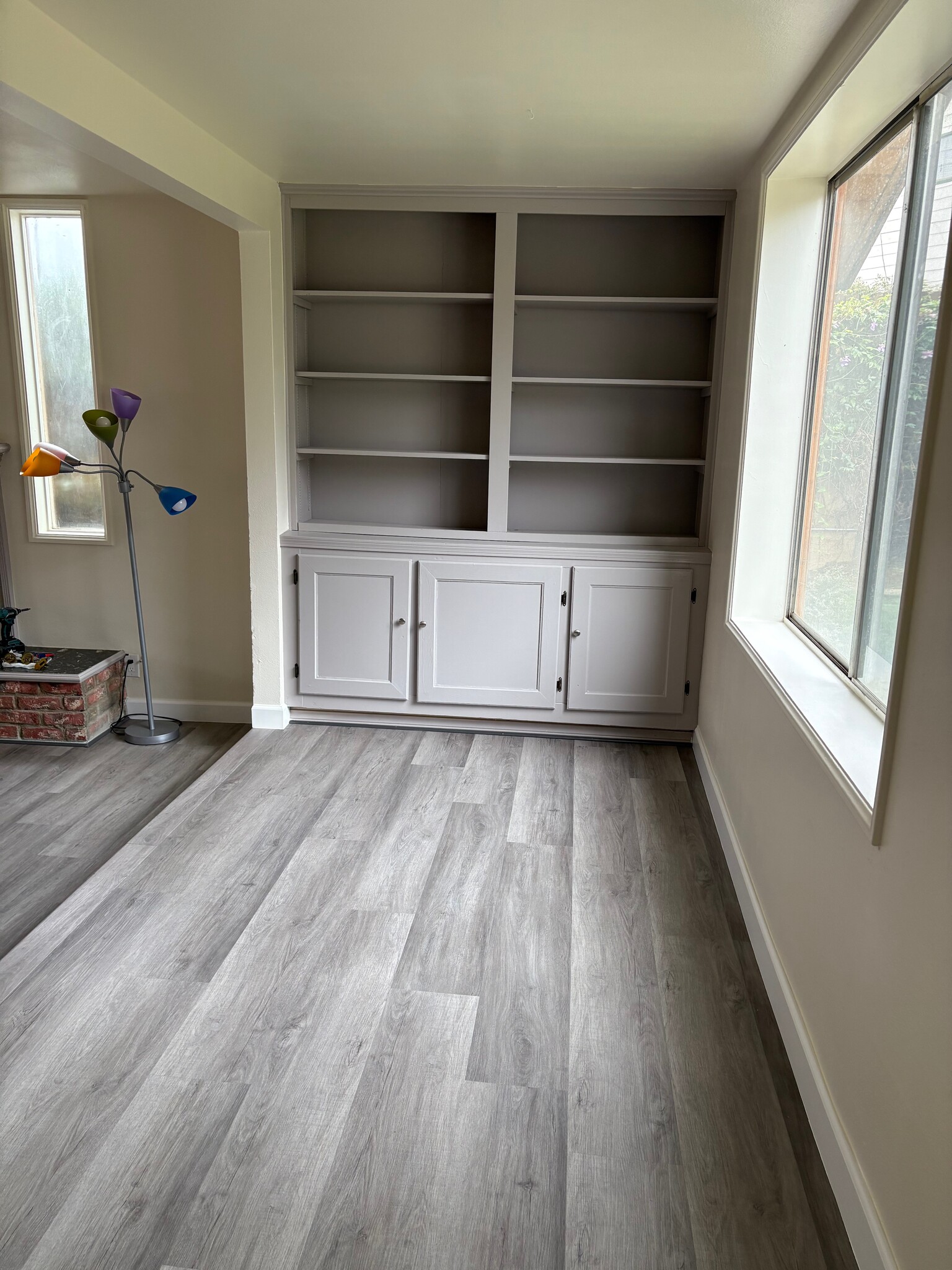 Entry hall to your right is a coat closet - 23162 Smith Rd