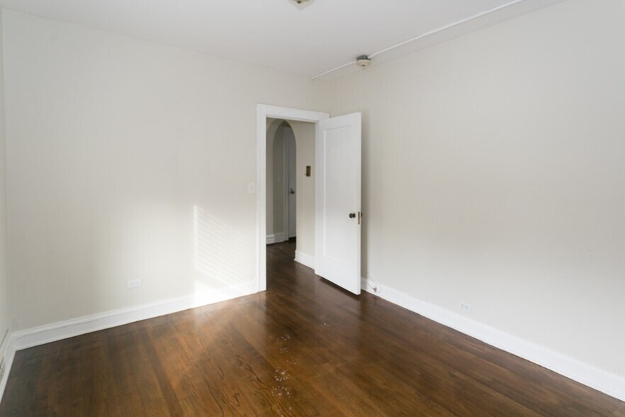 Building Photo - 918 Green Bay