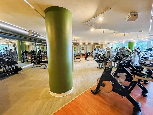 Building Photo - 2681 N Flamingo Rd