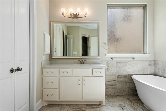 Building Photo - 155 Rockwell Park Blvd