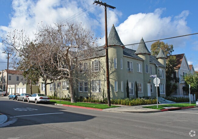Primary Photo - 405 N Spaulding Ave