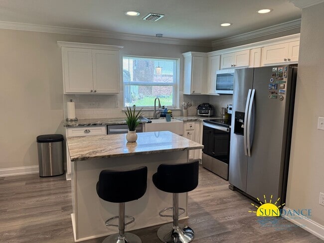 Building Photo - Beautiful 3BR/2.5BA Townhome inNiceville-Near Eglin AFB!