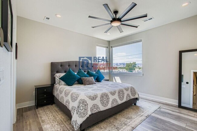 Building Photo - 5160 Ward Rd