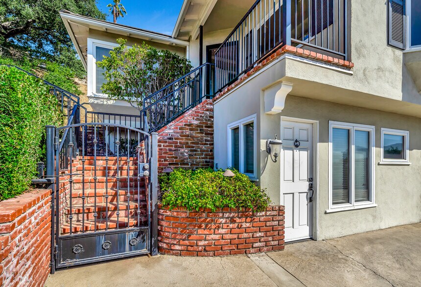 Building Photo - 909 Cavanagh Rd