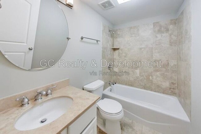 Building Photo - 4610 N Ashland Ave