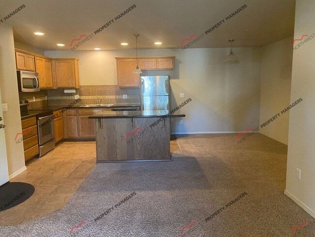 Building Photo - STATUS: AVAILABLE | R202 | $1995.00 + $100...