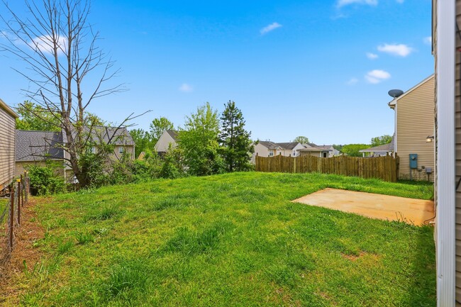 Building Photo - 3911 Hathaway Hills Dr