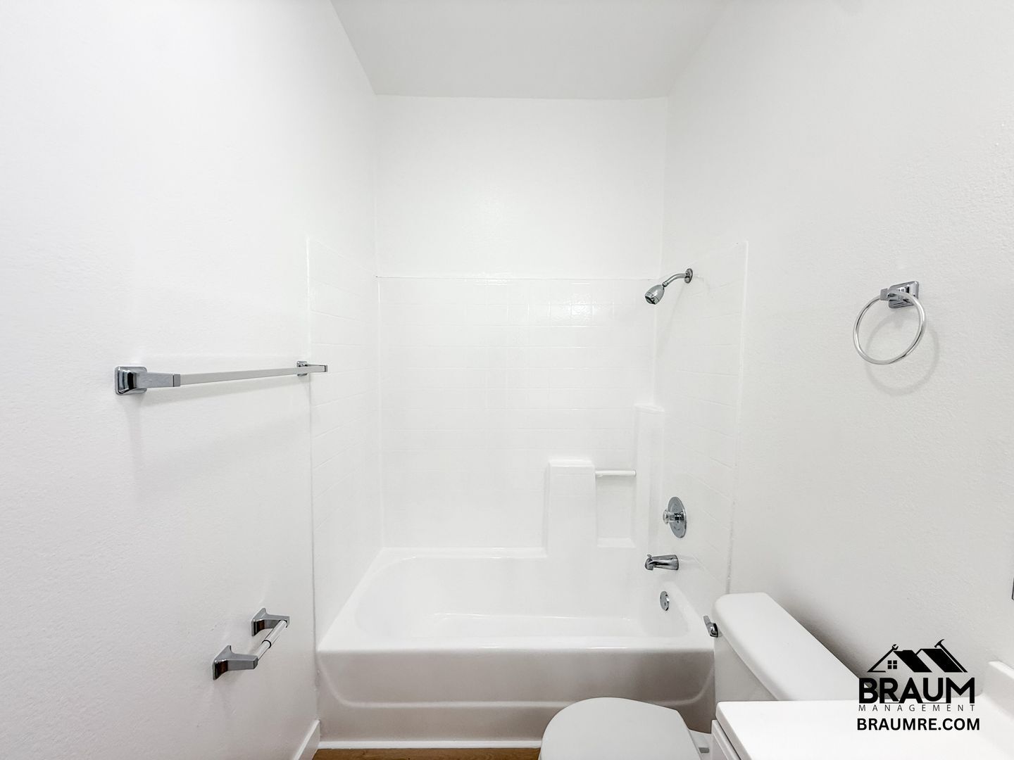 Building Photo - 11459 Collins St