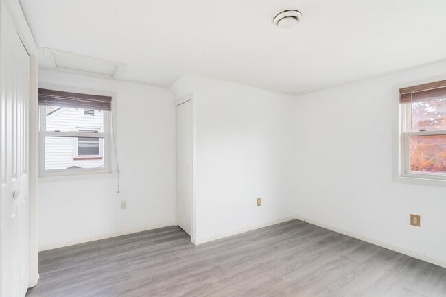 Building Photo - 689 2nd St