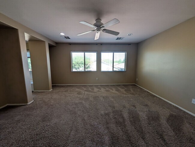 Building Photo - 4 Bedroom 2.5 Bathroom Gate Copper Canyon ...