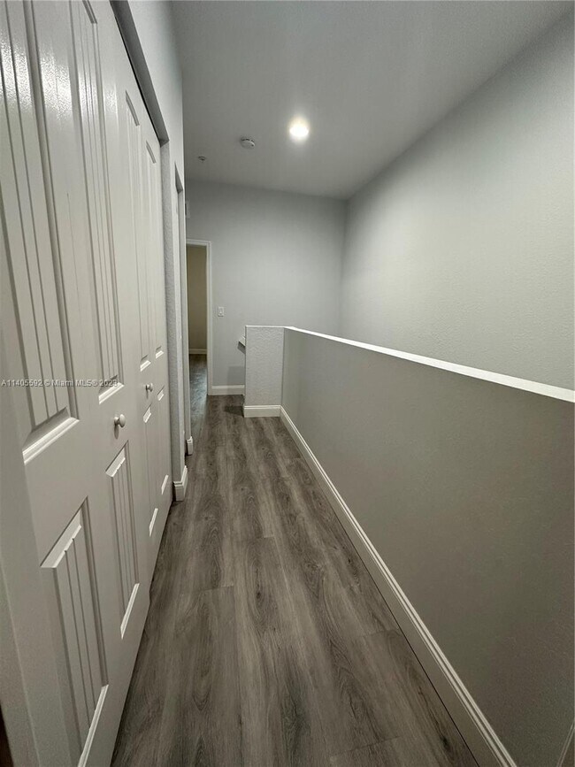 Building Photo - 155 SW 7th Ct