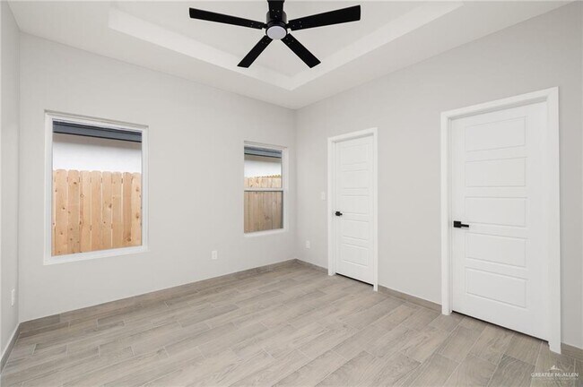 Building Photo - 17 Selena St