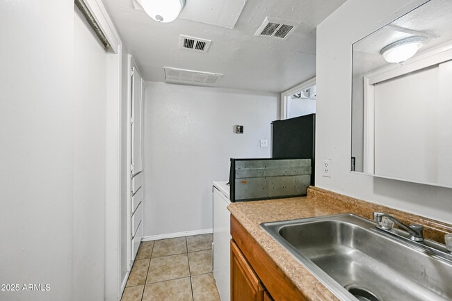 Building Photo - 3025 N 32nd St