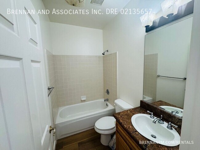 Building Photo - 835 Calle Lagasca