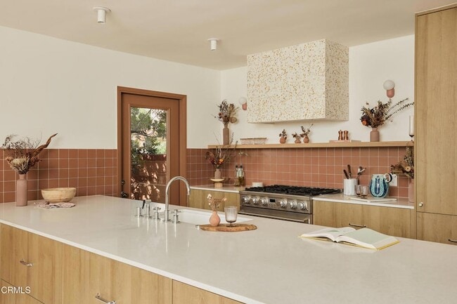 Building Photo - 6002 Springvale Dr