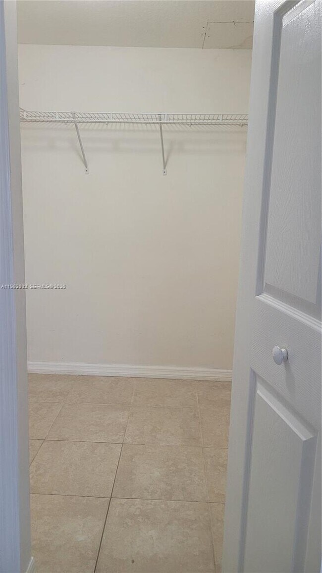 Building Photo - 2921 SE 13th Ave