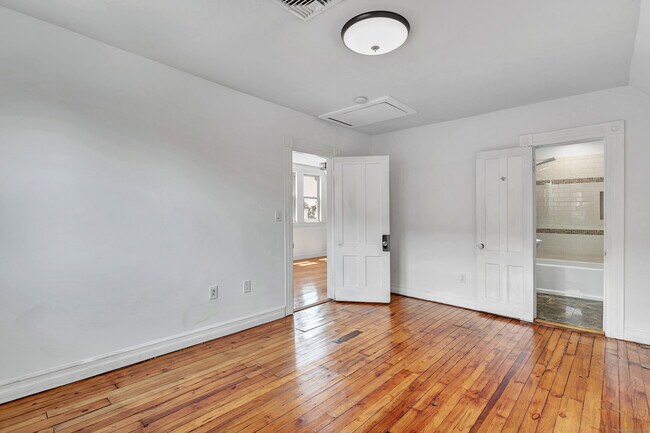 Building Photo - 119 Dwight St