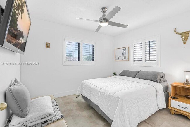Building Photo - 5210 SW 128th Ct
