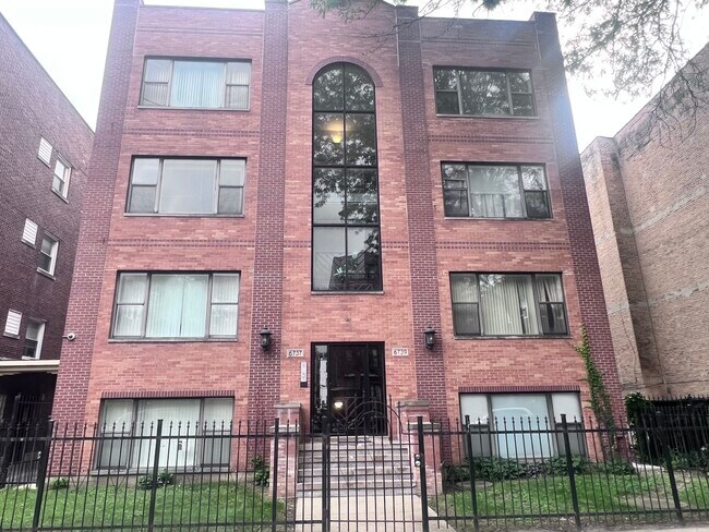 Primary Photo - 6741 S Merrill Ave